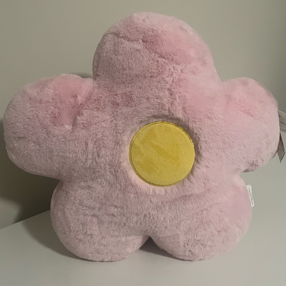 16"  Huggable Flower Pillow & 50" x 60" Throw Set, Pink